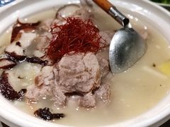 酸萝卜丝炖猪肘-半山腰·云南菜(侨福芳草地店)