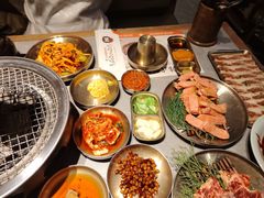 -草家酱蟹炭火烤肉店(珲春南路一店)