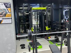 -跃动游泳健身俱乐部(新华传媒店)