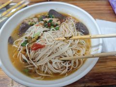 -文山荷鲜居(翠湖店)