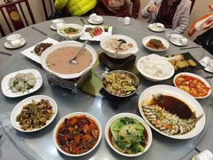 -梓檚中餐厅湖北菜小龙虾武昌鱼排骨藕汤(黄鹤楼店)