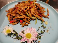 自贡手撕牛肉-甜阿姨·天台花园私房菜(万松园店)