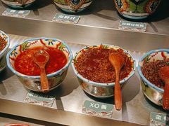 -老牌坊云南鱼豆花火锅(哈西万达店)