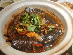 凤爪焗鱼头-周家二小姐的菜(西津渡店)