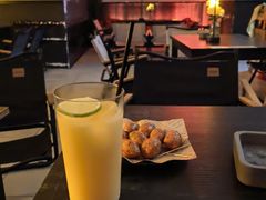 -Mx.cocktail bar