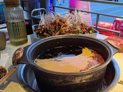 -钢管厂五区小郡肝串串香(蜀都万达店)