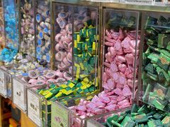 -VENCHI 闻绮(上海佛罗伦萨小镇店)