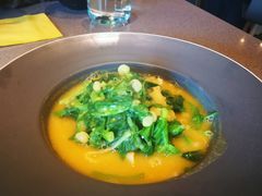 豌豆黄浸豌豆尖-半山腰·云南菜(侨福芳草地店)