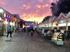 -布尔津河堤夜市