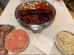 艳红酸辣三拼锅-陈艳红火锅菜·冒菜(簋街店)