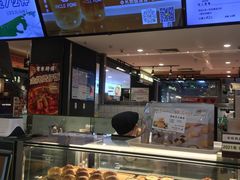面包甜点陈列柜-芳叔(东方宝泰店)