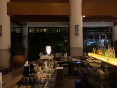 -亚龙湾喜来登·美景台大堂吧