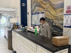 -芭黎人江景轻奢酒店(告庄西双景星光夜市店)