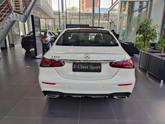 -河北盛世之星奔驰4S店(赵佗公园店)