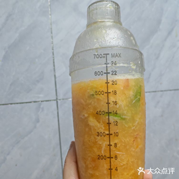 香水柠檬蜜桃果饮