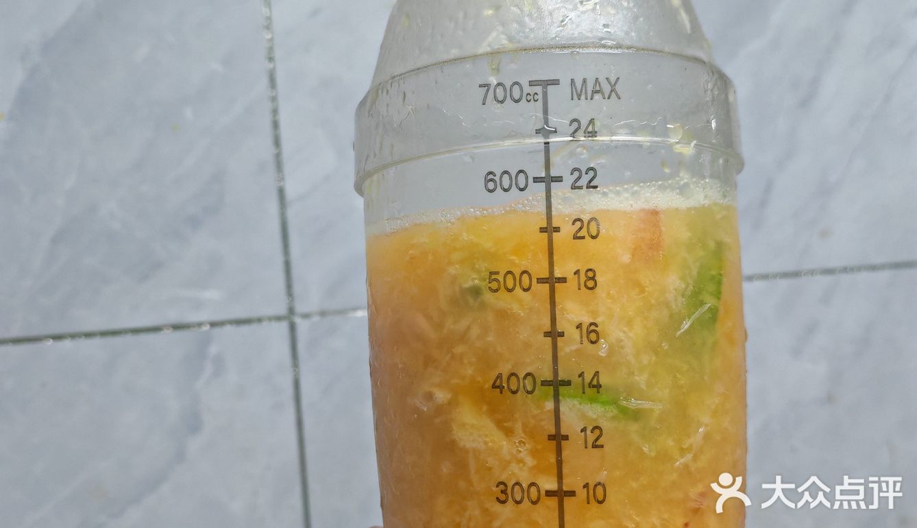 香水柠檬蜜桃果饮