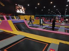 -嘿哟动霸CHUA·新潮玩运动娱乐中心·蹦床滑冰团建乐园