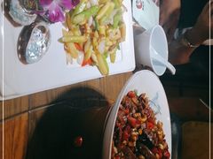 -黄泥岗·地道湖北菜(奥特莱斯店)