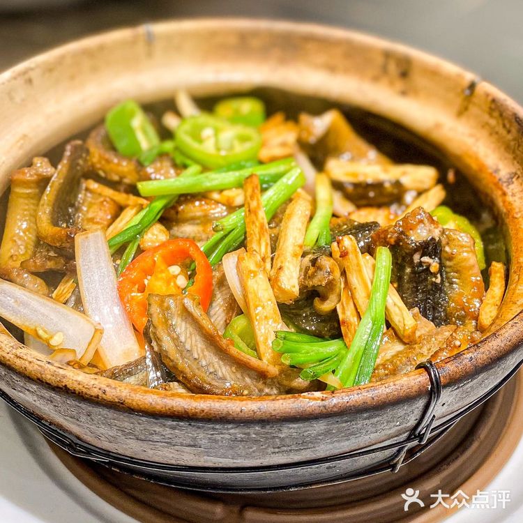 找了几家店最后来到了这家专吃生蚝的店‼️