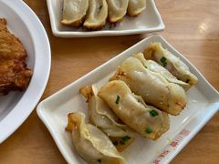 牛肉鍋貼-小姜锅贴(凤凰街店)
