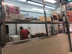 -缅华南国小食店
