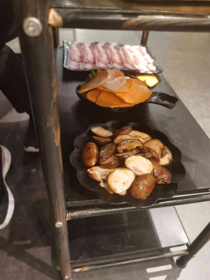 黄牌金爱烤肉·鸡西刀削面(车公庙店)-"99位置:下沙地铁站c口出来