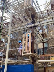 -PIPIKINGDOM皮皮王国欢乐号(欢乐海岸购物中心店)