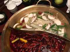 -重庆爽翻天老火锅(临平万达广场店)