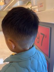 -爆米花儿童美发乐园