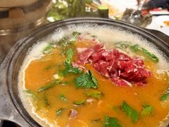 石锅生焗薄荷牛肉-夜宴江景餐厅