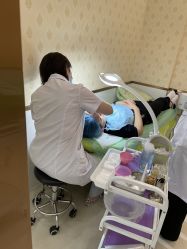 -苗医生专业祛痘·皮肤管理