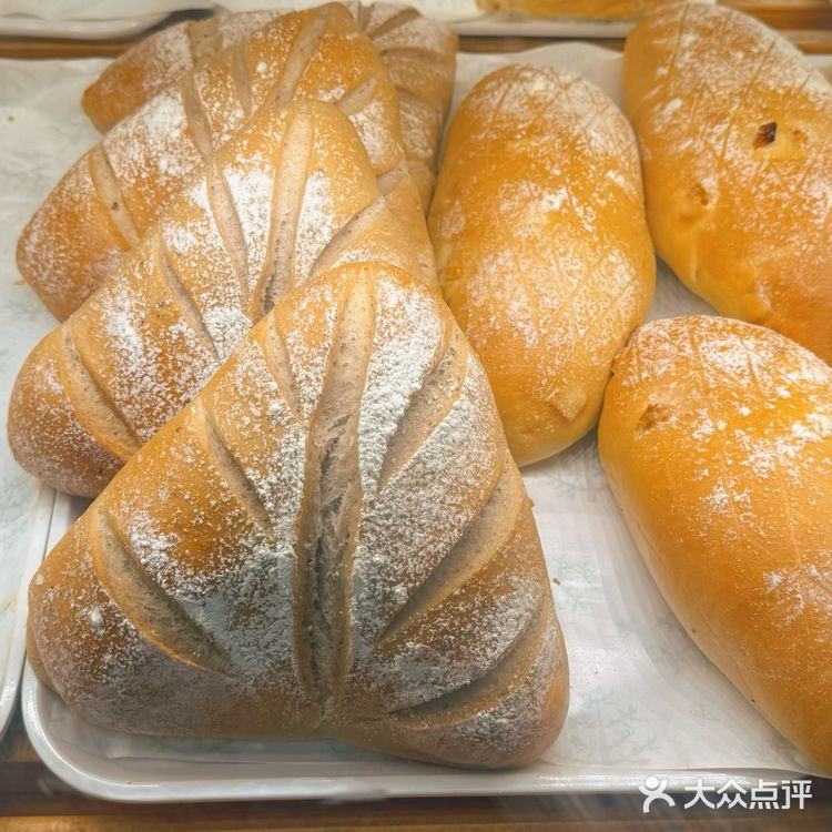 万柳附近一家很有名俄式面包房 主食宵夜必选