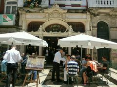 -Majestic Café