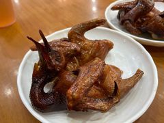 红烧乳鸽-煲煲掂风味煲仔饭餐厅(西区店)