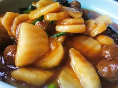山药烧丸子-小六汤包砂煲菜(文景路店)