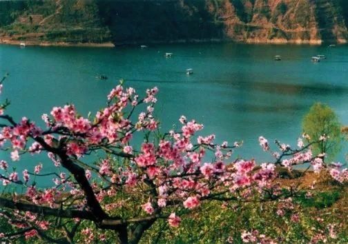 龙泉山宝狮湖,不可思议的自然奇观