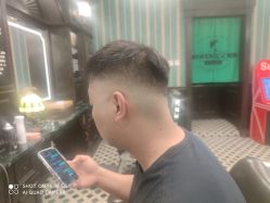 -海文先生国潮烫染男士理发馆