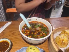 牛肉粉丝汤-鑫震源·苏式大虾生煎(山塘街店)