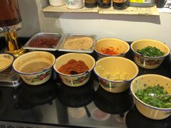 自助调料区-马路边边火锅串串(观前街店)