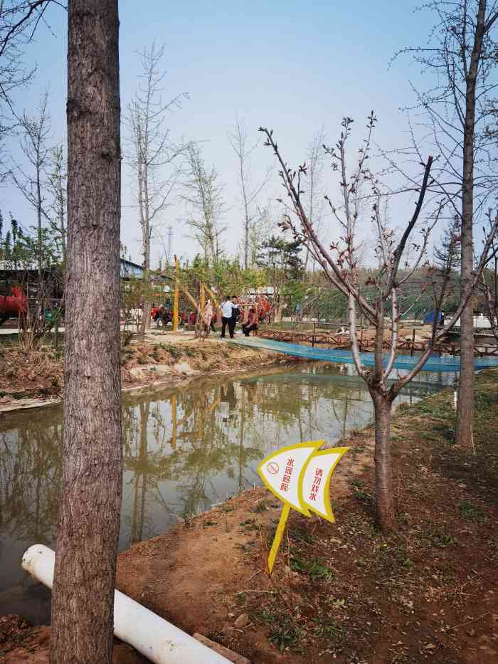 六北定植物园"在燕郊边上,具体哪个位置我也说不清[偷笑.