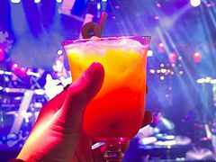-喜鹊音乐酒馆(西街店)