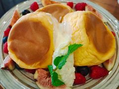 莓果奶油芝士舒芙蕾松饼-UPPER KITCHEN(延安路店)