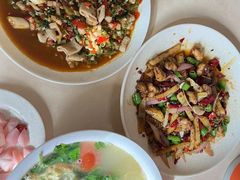 -茅屋大酒店