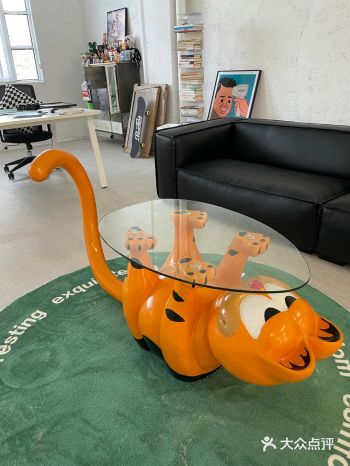 体重10kg，身长138cm左右（含尾巴）