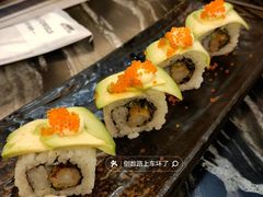 牛油果炸虾卷-元鹤日本料理