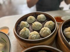 荠菜鲜肉小笼包-曼曼汤包(建国西路店)