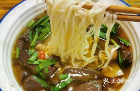 Duck Blood and Pig Intestine Rice Noodles