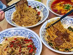-李与白包子铺(桐梓林店)