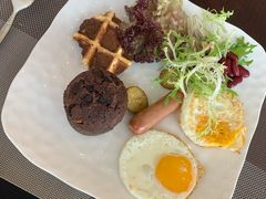 -湖景知味西餐厅•自助餐• 轻食(南京金茂威斯汀大酒店)