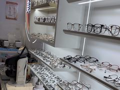 -美式眼镜·授权蔡司.依视路.尼康.豪雅.明月(南翔印象城店)